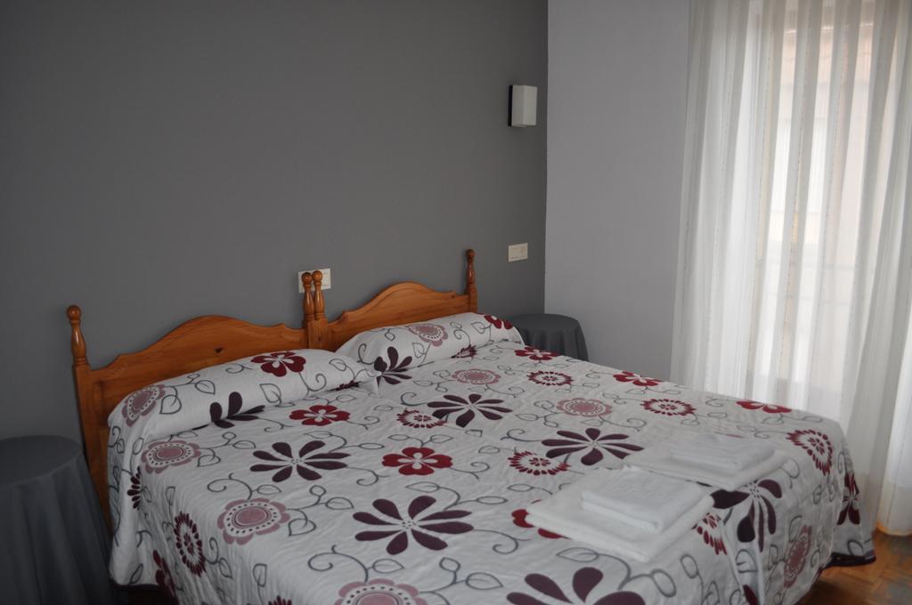 Hostal La Tablada 나발레노 객실 사진